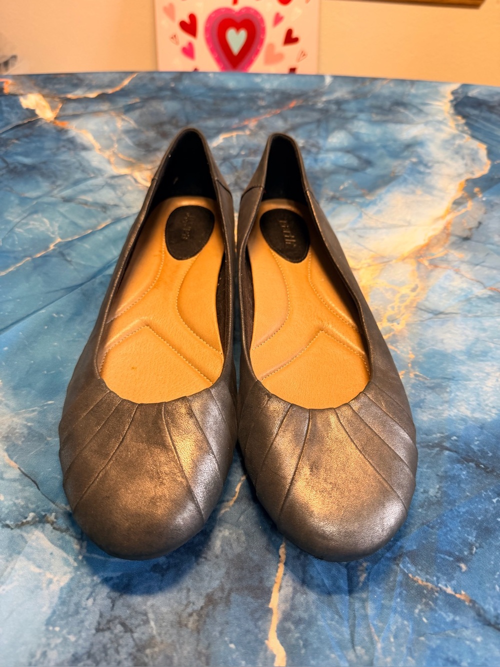 Earth shoes size 11B